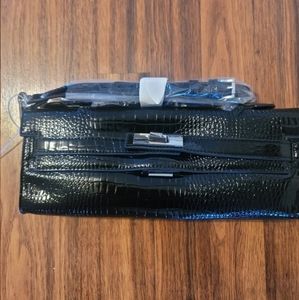 STEVE MADDEN CLUTCH...